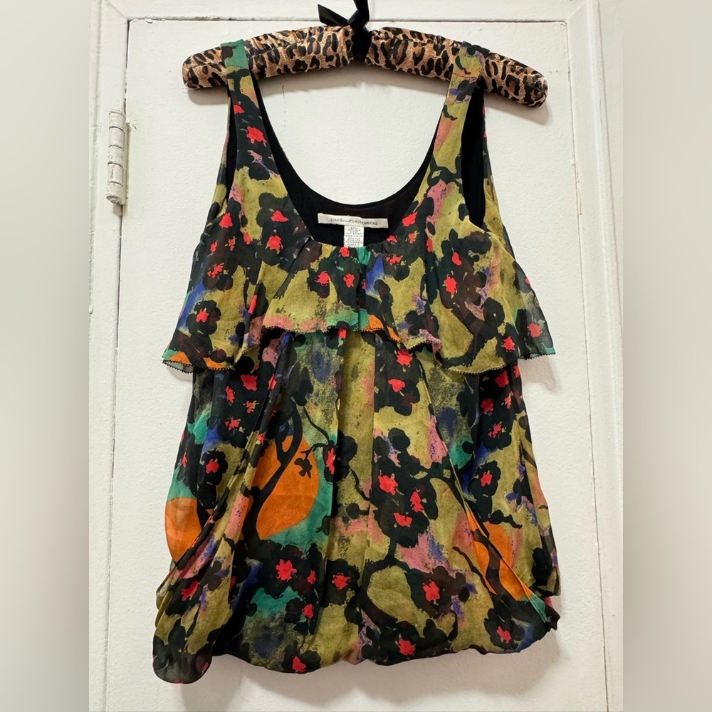 Vintage Diane von Furstenberg AMORA Multicolor Sleeveless Bubble Top 100% silk 0